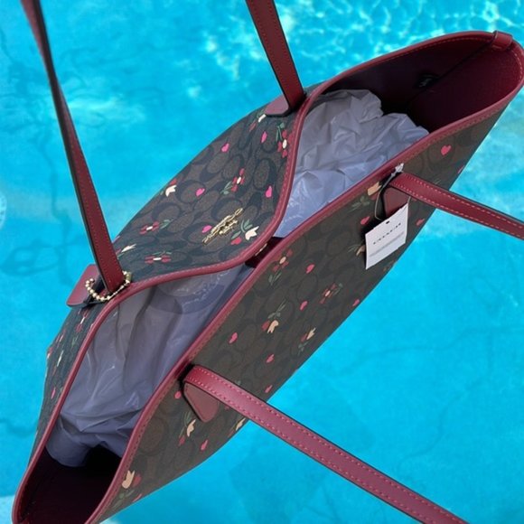 Coach City Tote In Signature Canvas With Heart Petal Print Brown Multi - Picture 6 of 16